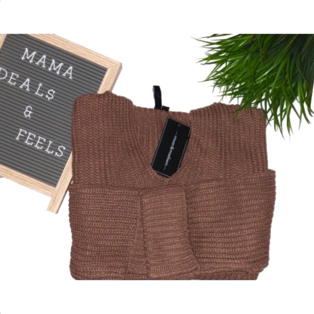 Moon & Madison Rosewood Long Sleeve Hood Sweater